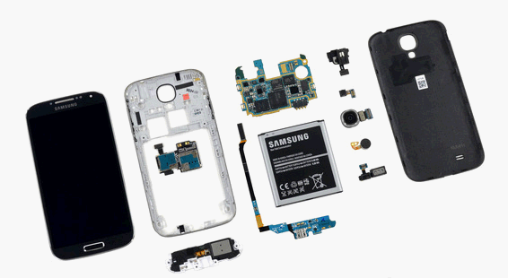 Samsung Galaxy S4 in pieces